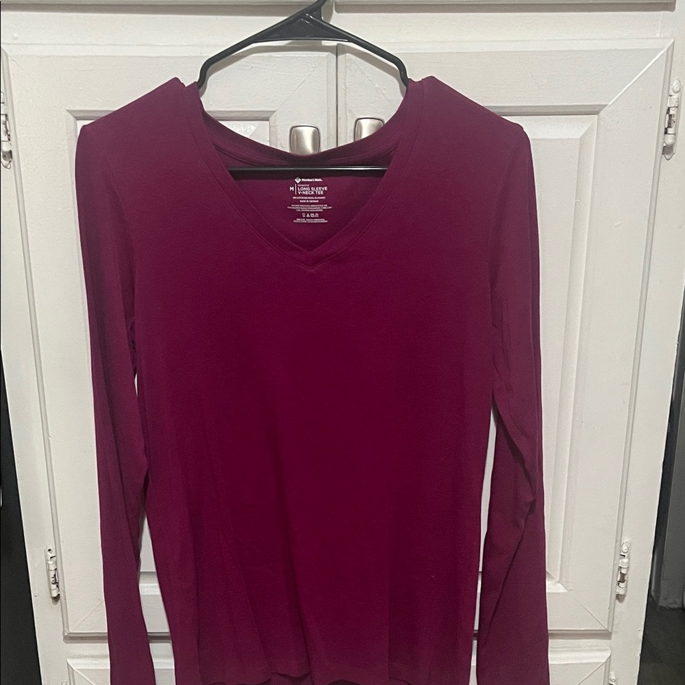 Women's Long Sleeve V-Neck Top - Burgundy